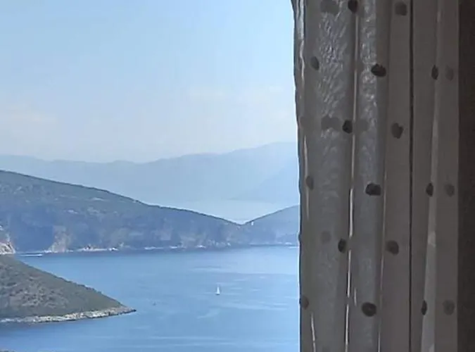 Villa Kotseris Luxury Villas, Jiovanni & Angelina Szívota